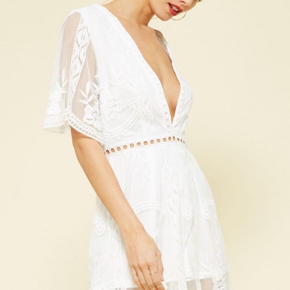 Crochet lace romper - Picture 2 of 4